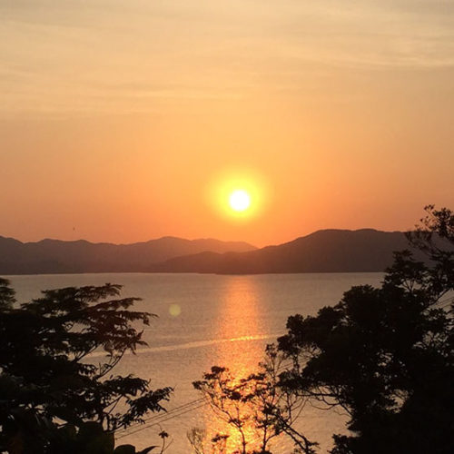 加計呂麻島に沈む夕日